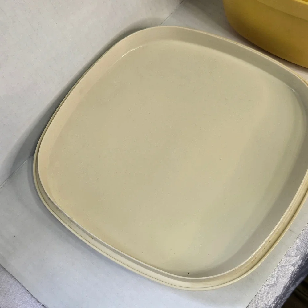 Tupperware vintage square